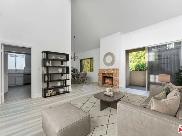 10465 Eastborne Ave #Penthouse 305, Los Angeles, CA 90024