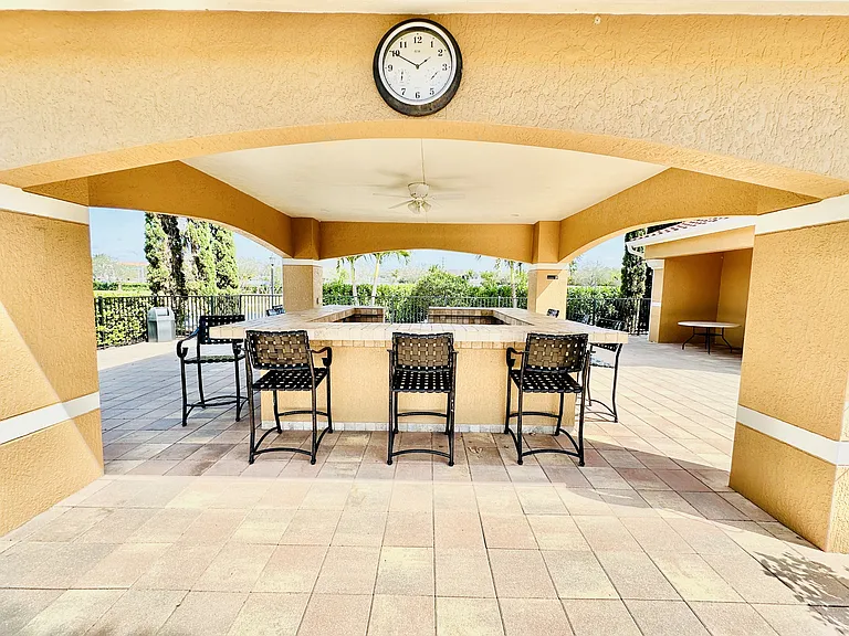 1820 Florida Club Cir #CIRCLE2210 — Photo 33