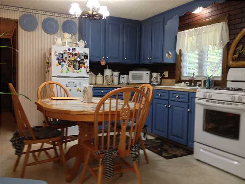 2nd image of 106 Ballou St