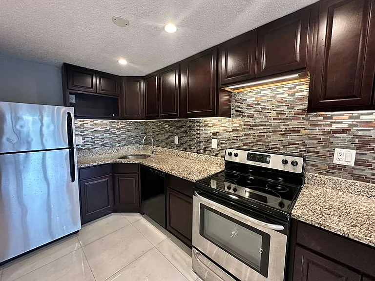1380B2 East St #B2 — Photo 10