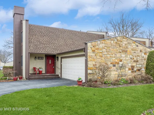 165 Cascade Dr, Indian Head Park, IL 60525