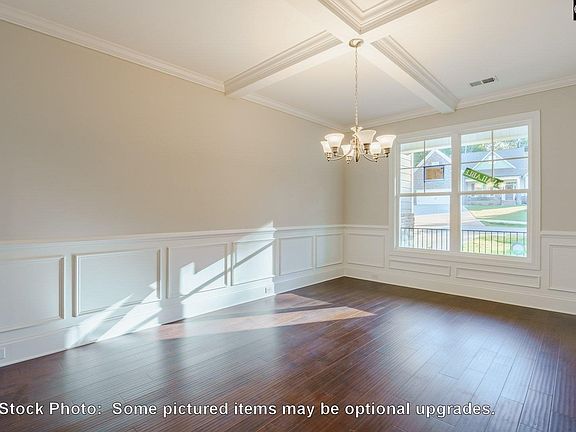 3rd image of 415 Tristania Ln