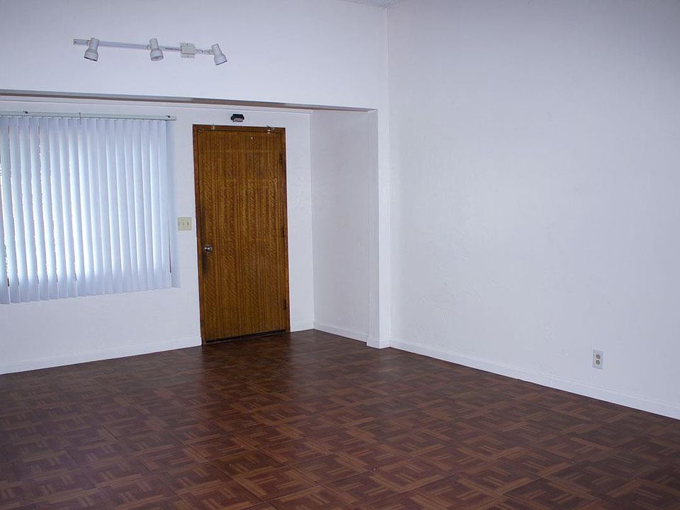 2nd image of 948 Patricia Ave
