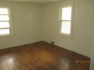 1821 W Saginaw St, Lansing, MI 48915