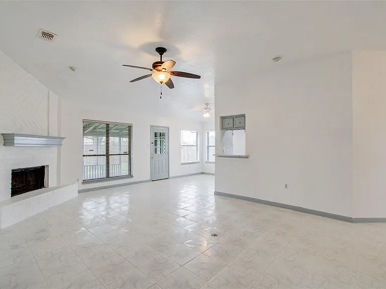 2538 Knights Cir — Photo 10