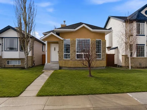 39 Saddlemont Close NE, Calgary, AB T3J 4V1