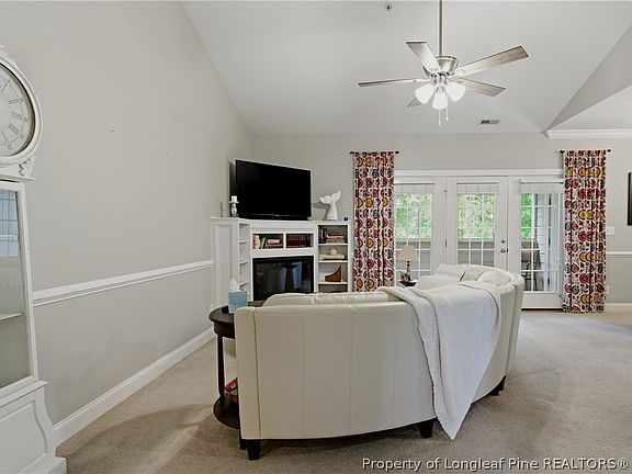 5th image of 158 Gallery Dr Unit 302