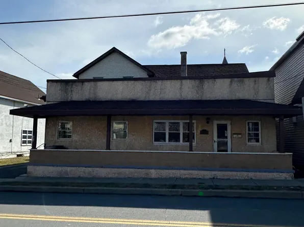506 George St, Throop, PA 18512