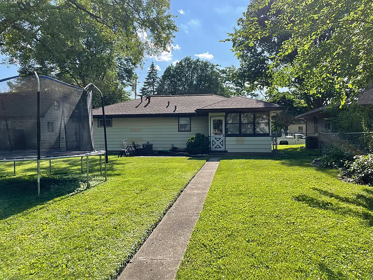 2912 N Avalon Pl — Photo 2