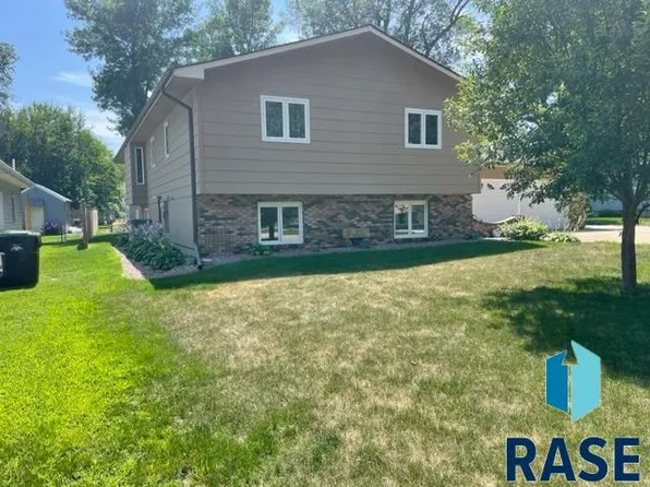 305 W Garfield St, Inwood, IA 51240