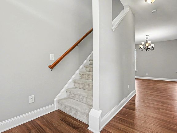 3rd image of 188 Outwater Ridge Dr