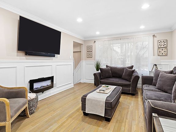 4th image of 4148 Park Ave