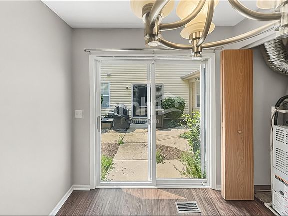 5th image of 2440 Frost Dr