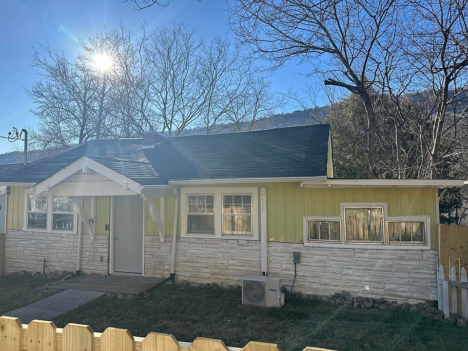 1st image of 4415 Seneca Ave