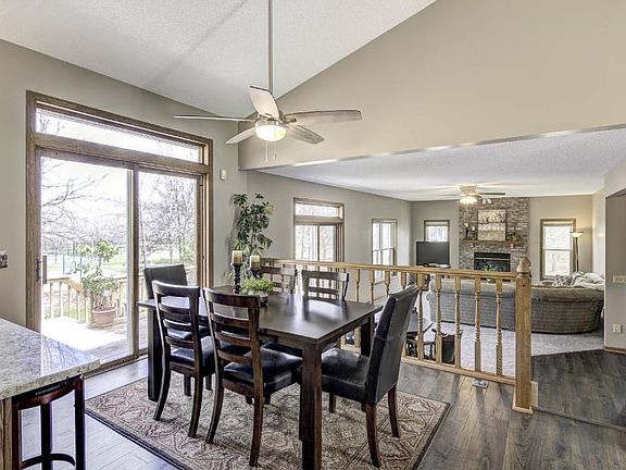 3rd image of 3425 Rolling Hills Dr