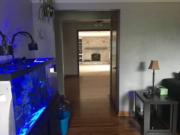 3rd image of 4684 Woodridge Dr