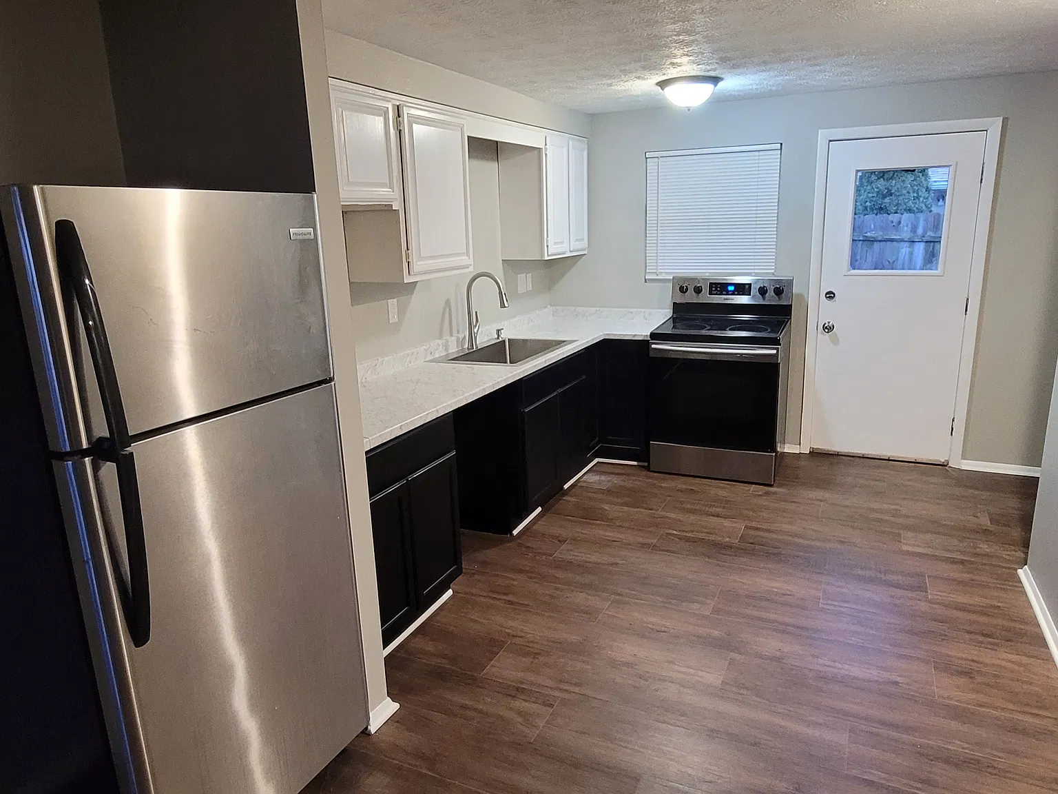 2 bed, 728 sqft, $1,000 — Photo 4