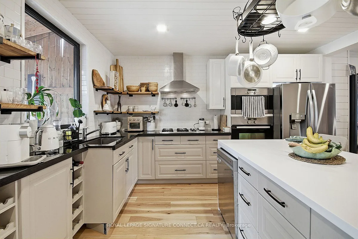 Building Photo - 18 Harlton Cres #MAIN