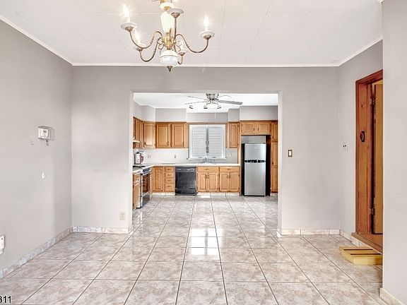 3rd image of 89 1St Ave