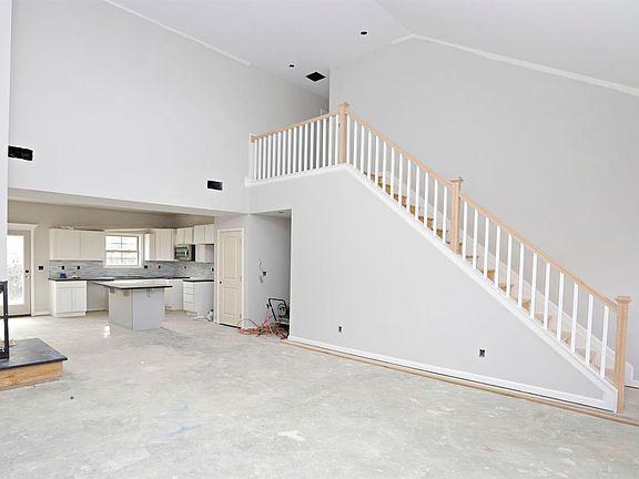 4th image of 1052 Sawgrass Cv