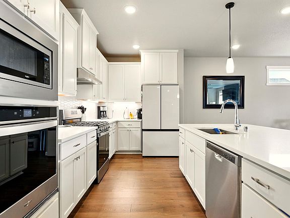 5th image of 8383 Lennox St