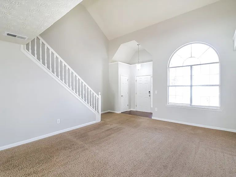 650 Compton Ln — Photo 7