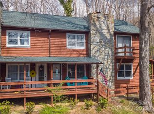 28 Cricket Ln, Maggie Valley, NC 28751