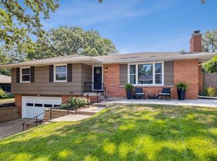 5133 Abercrombie Dr, Edina, MN 55439