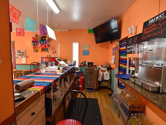 5th image of 1009 S Main St