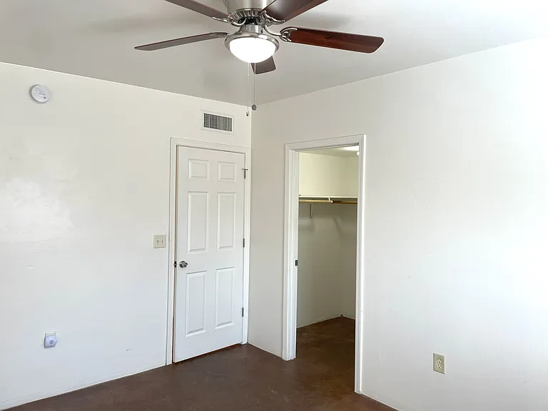 1307 W Saint Clair St #2 — Photo 25