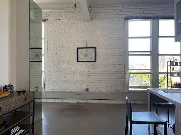 5th image of 301 11th St Unit 3A