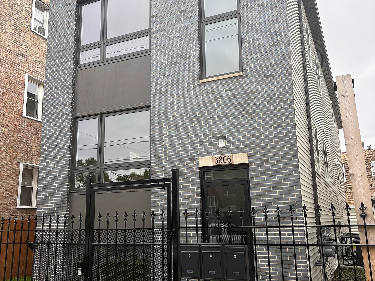 2 bed, 1300 sqft, $2,100 — Photo 1