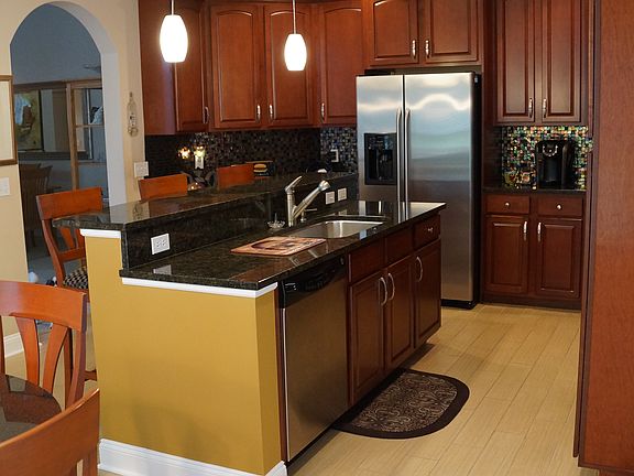 3rd image of 150 Stonecreek Dr