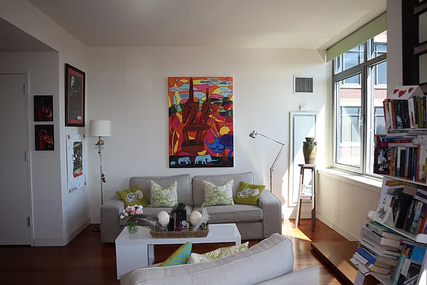 Rented by R New York | media 21