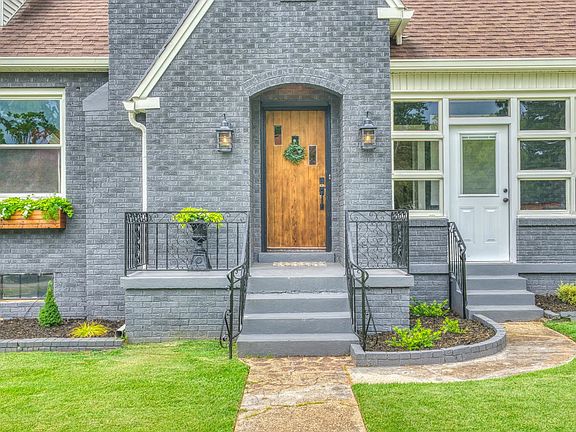 3rd image of 1211 N Nashville Ave