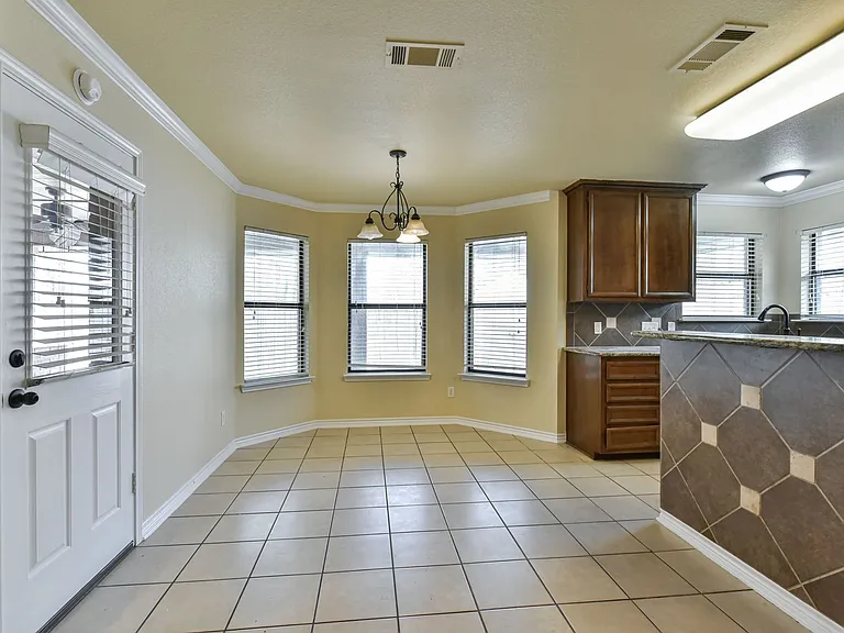 6905 Deorsam Loop — Photo 13
