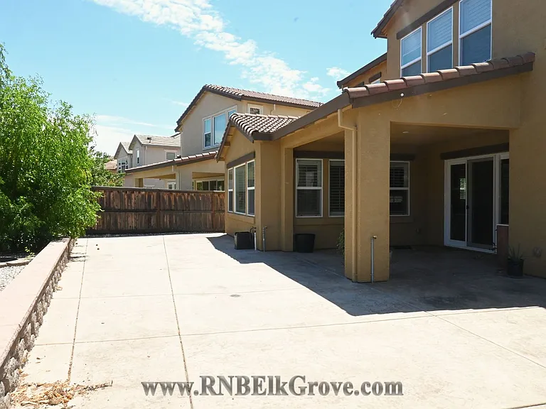 8280 Columbo Cir — Photo 31