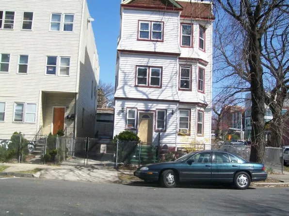 26 Linden Ave, East Orange, NJ 07018