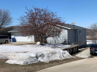 702 W 3rd St, Dell Rapids, SD 57022