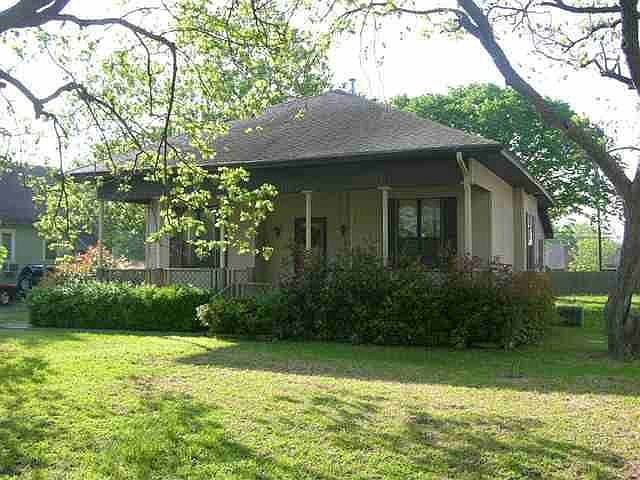 1st image of 1006 E McLennan Ave
