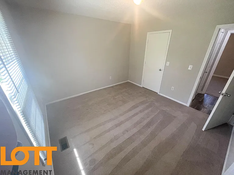 113 Newton Ave #B — Photo 16