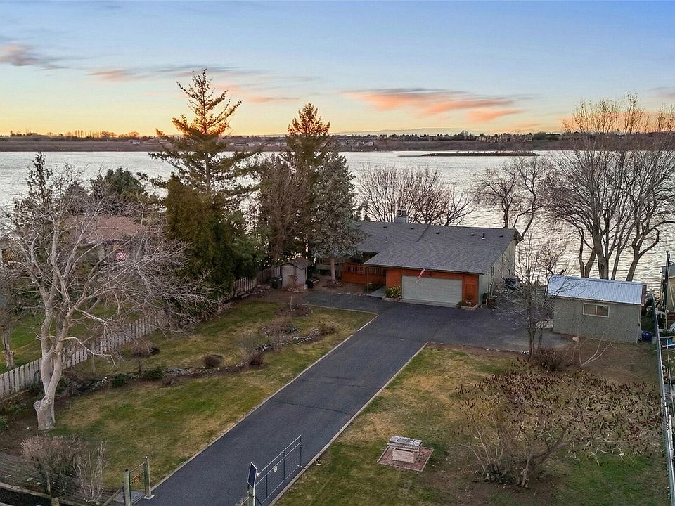 1st image of 4190 NE Shorecrest Drive