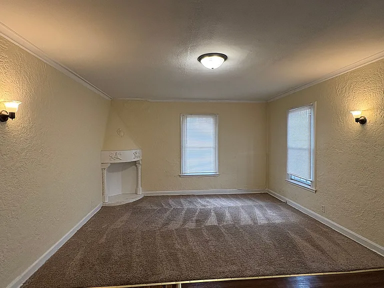 1270 N Main St — Photo 3