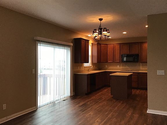 5th image of 2109 Prairie Clover Dr
