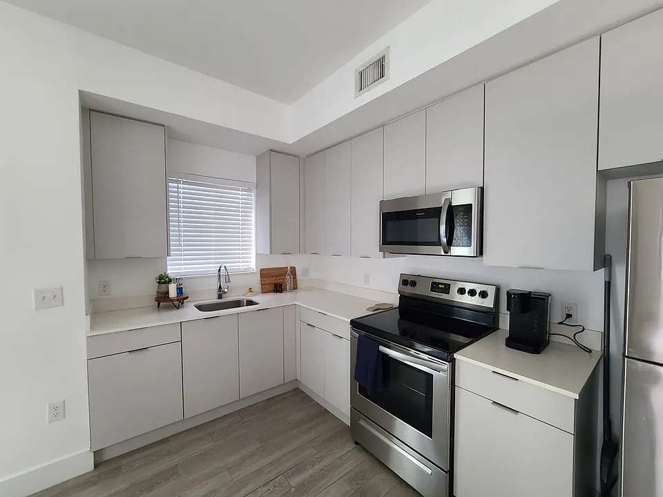 751 NW 1st St