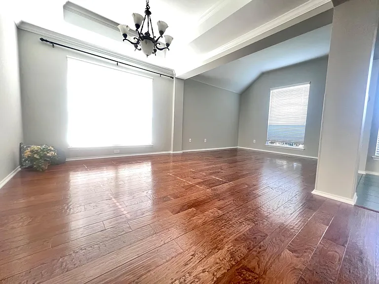 10718 Brandenberg Dr — Photo 4