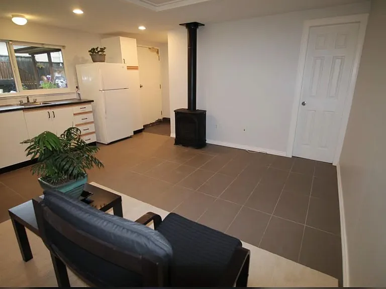 737 Robinson St — Photo 1