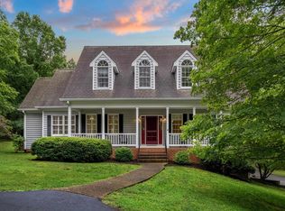 28 Pine Ridge Ct, Keswick, VA 22947