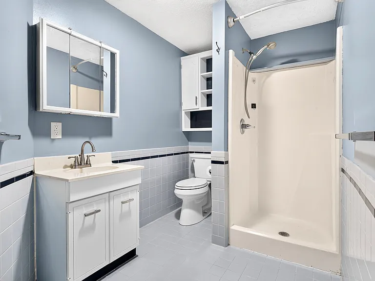 2nd Bathroom