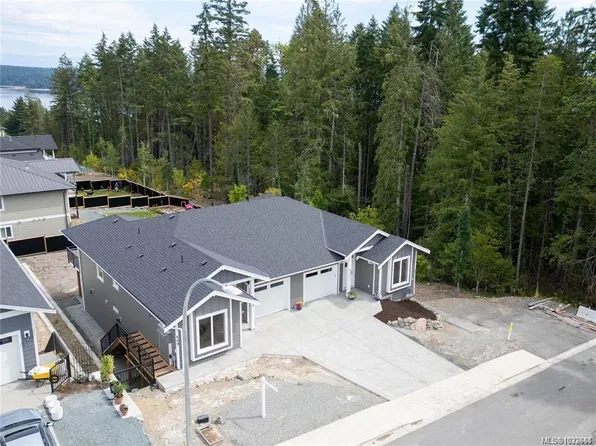 671 Sanderson Rd, Ladysmith, BC V9G 0A1